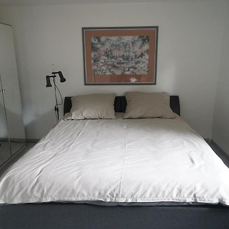 Neue Und Zentral Gelegene Wohnung In Stuttgart Exterior foto